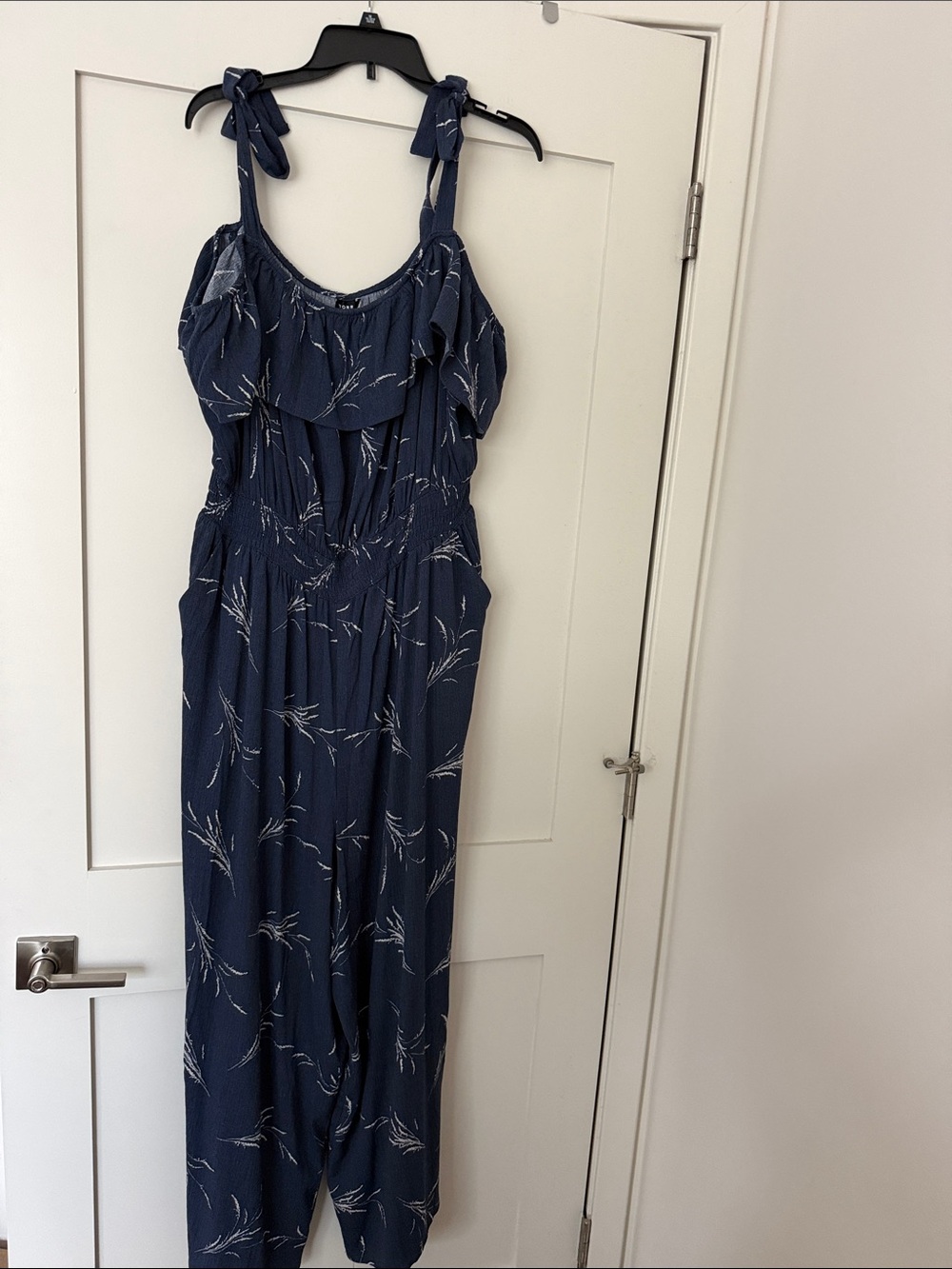 Torrid. 2x. NWOT. Navy and White Printed Jumpsuit.